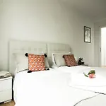 La 2 - Elegant And Cozy With Free Parking And A C 펜션 라팔로