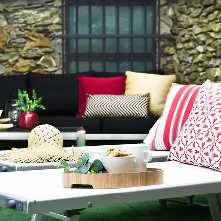 Hébergement de vacances La 2 - Elegant And Cozy With Free Parking And A C *