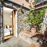 La 2 - Elegant And Cozy With Free Parking And A C