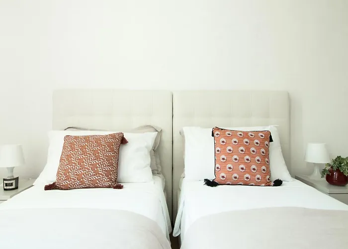 펜션 La 2 - Elegant And Cozy With Free Parking And A C 라팔로